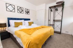 Spacious-Comfortable-Free Parking-Garden